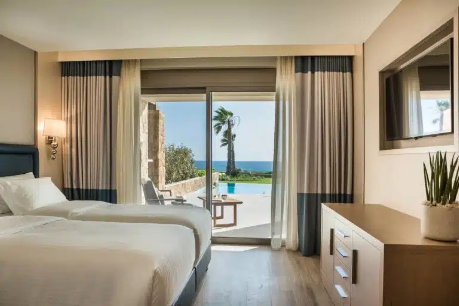 Electra-Kefalonia-Hotel-And-Spa-soba-kreveti.jpg