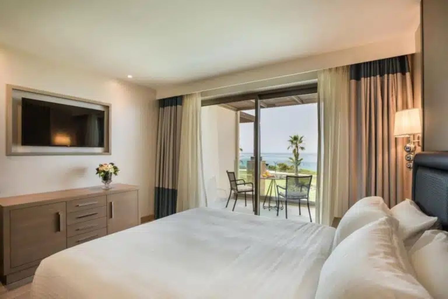 Electra-Kefalonia-Hotel-And-Spa-spavaća soba.jpg
