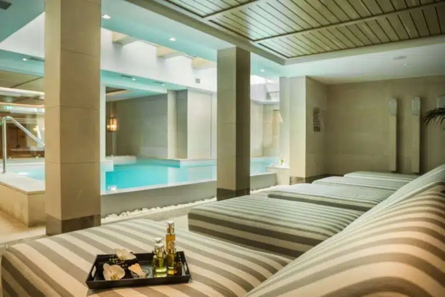 Electra-Kefalonia-Hotel-And-Spa-unutrašnji bazen.jpg