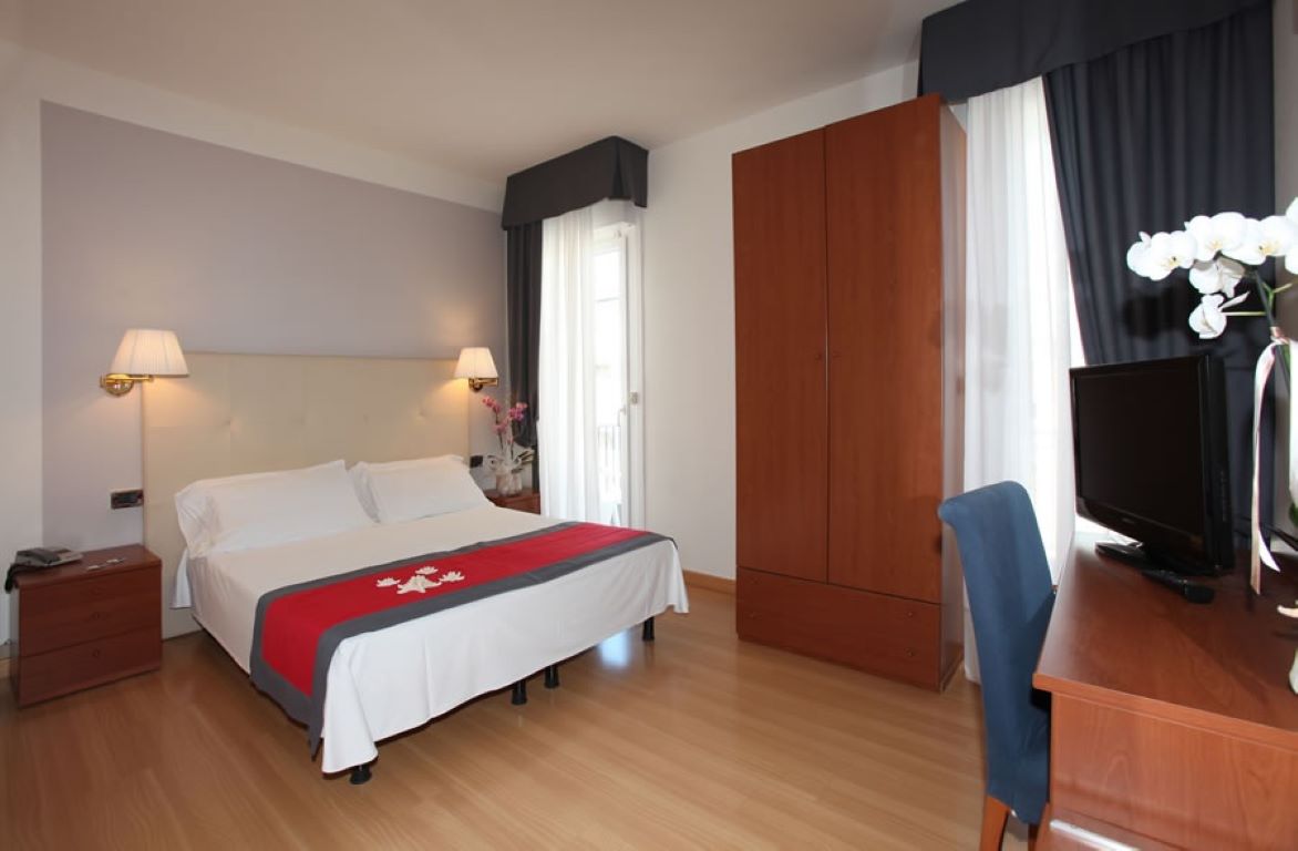Hotel Santiago-Superior soba.jpg