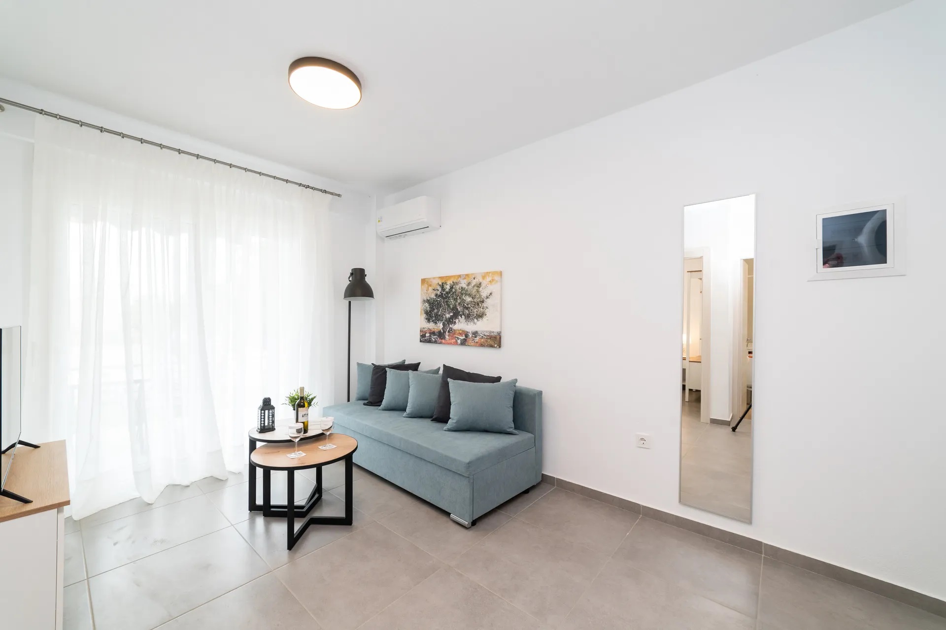 Antigone Residential Complex-Jednosoban apartman dnevna soba.jpg
