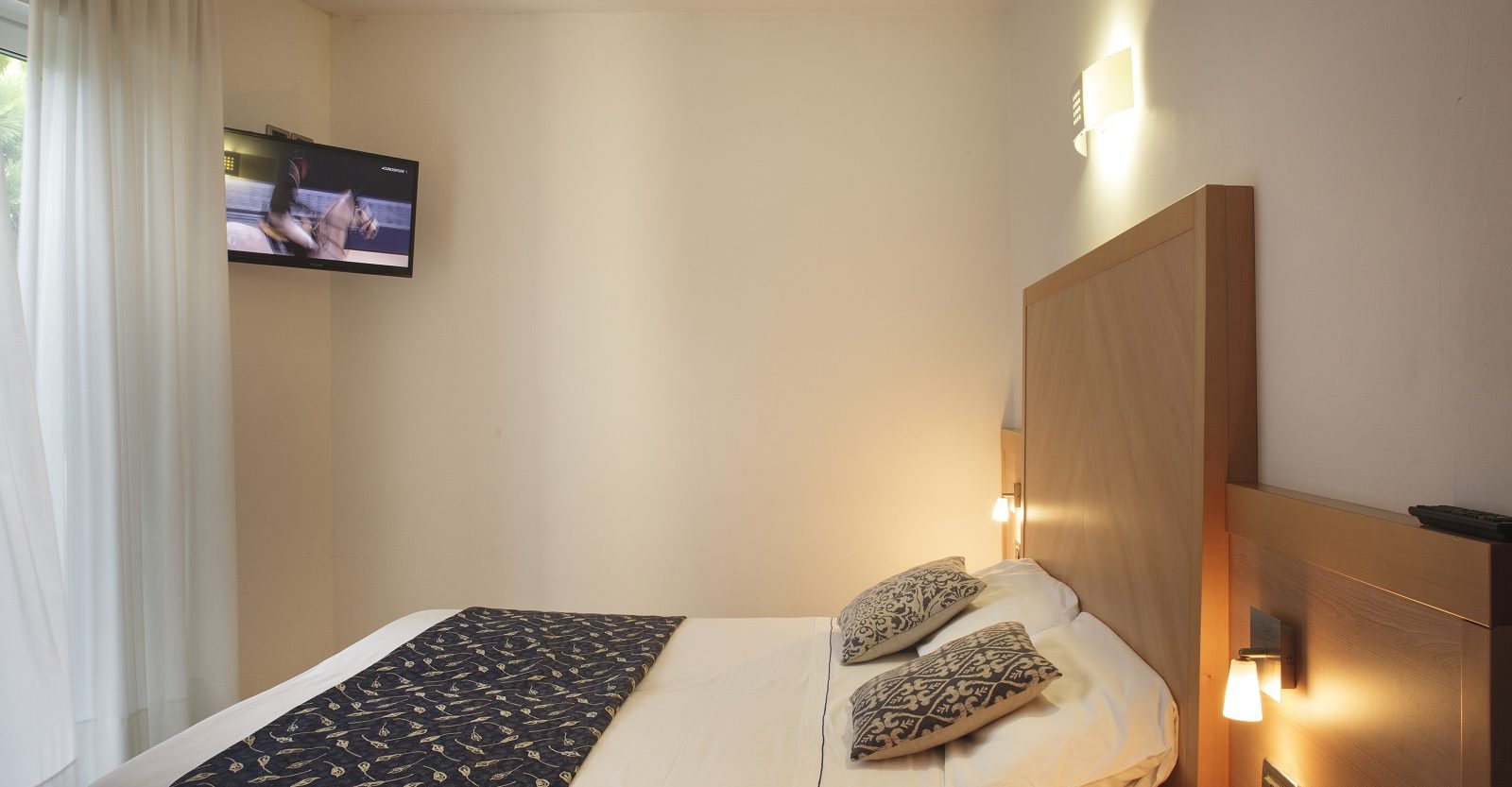 Hotel Tropical-Comfort soba.jpg
