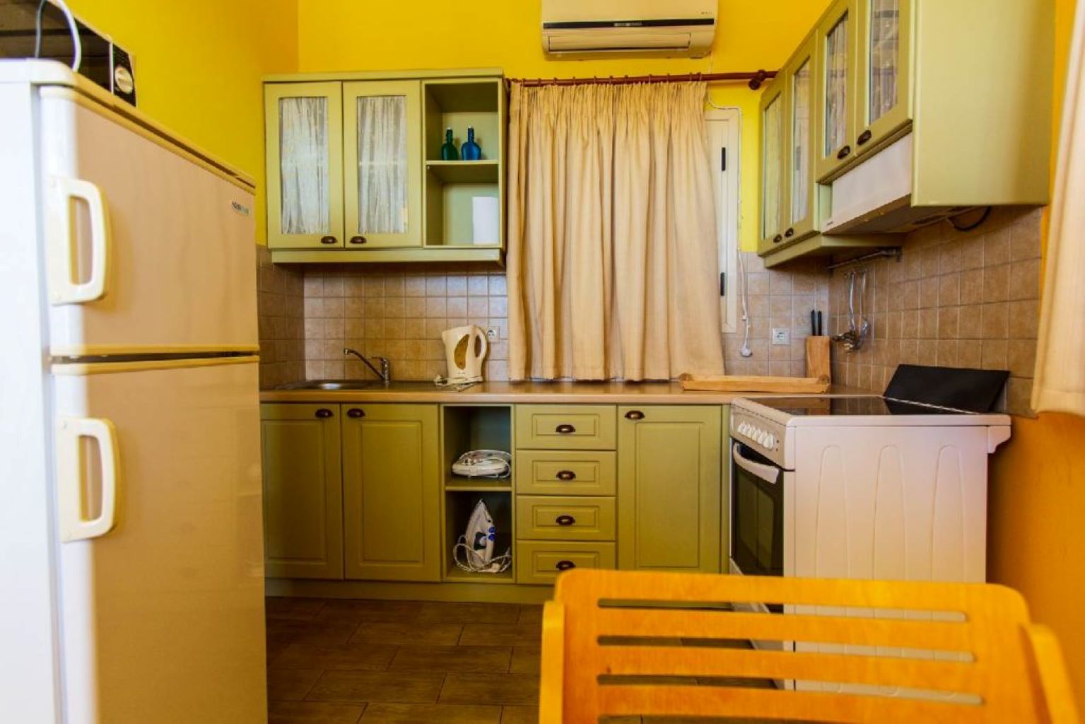 3 Queens Villas-kuhinja-vila-.jpg