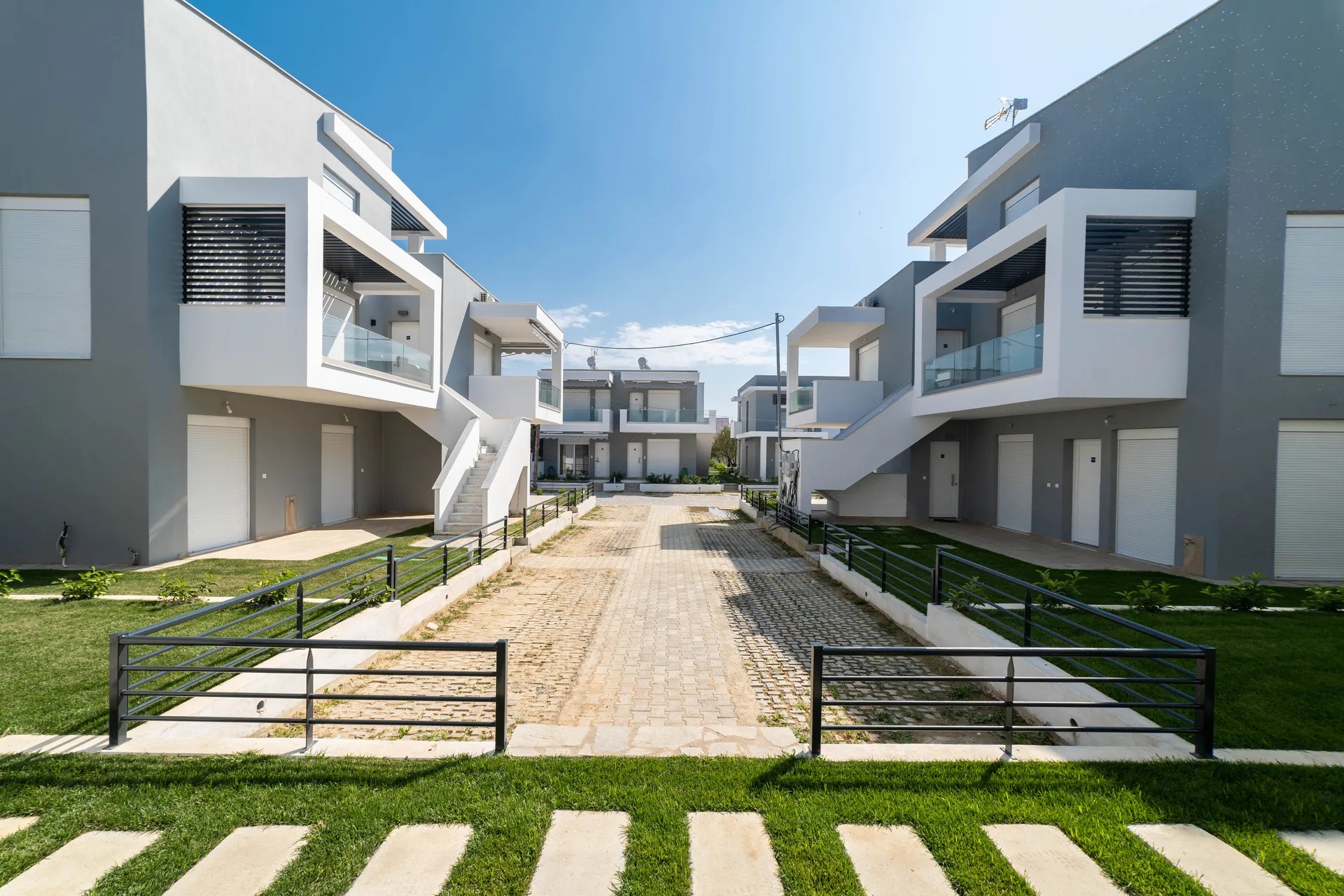 Roxani Residential Complex-Unutrasnjost kompleksa.jpg