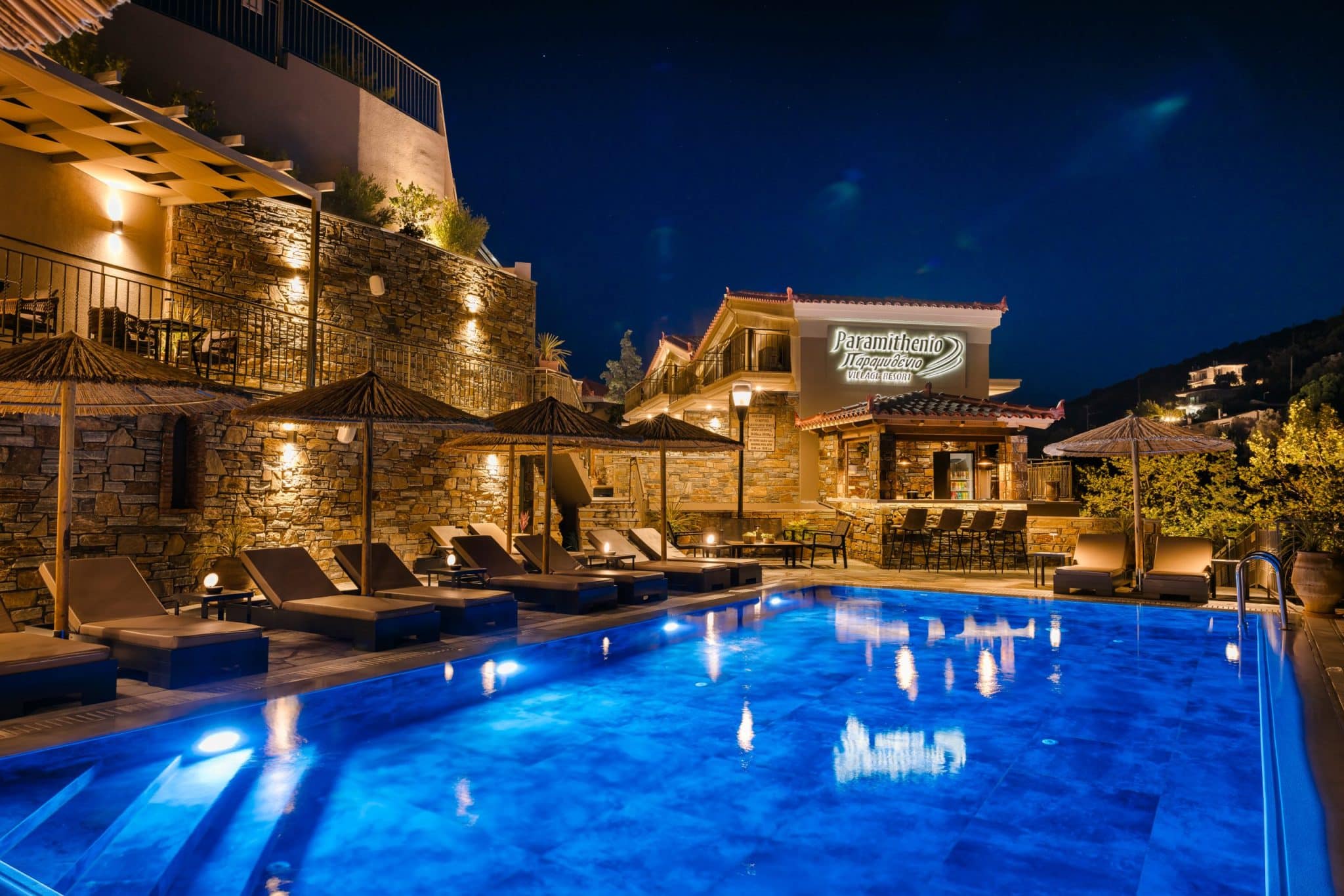 Paramithenio Village Beach Resort-Bazen nocu.jpg