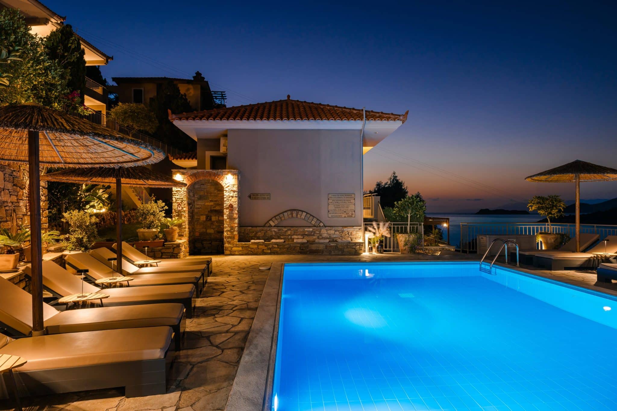 Paramithenio Village Beach Resort-Bazen.jpg