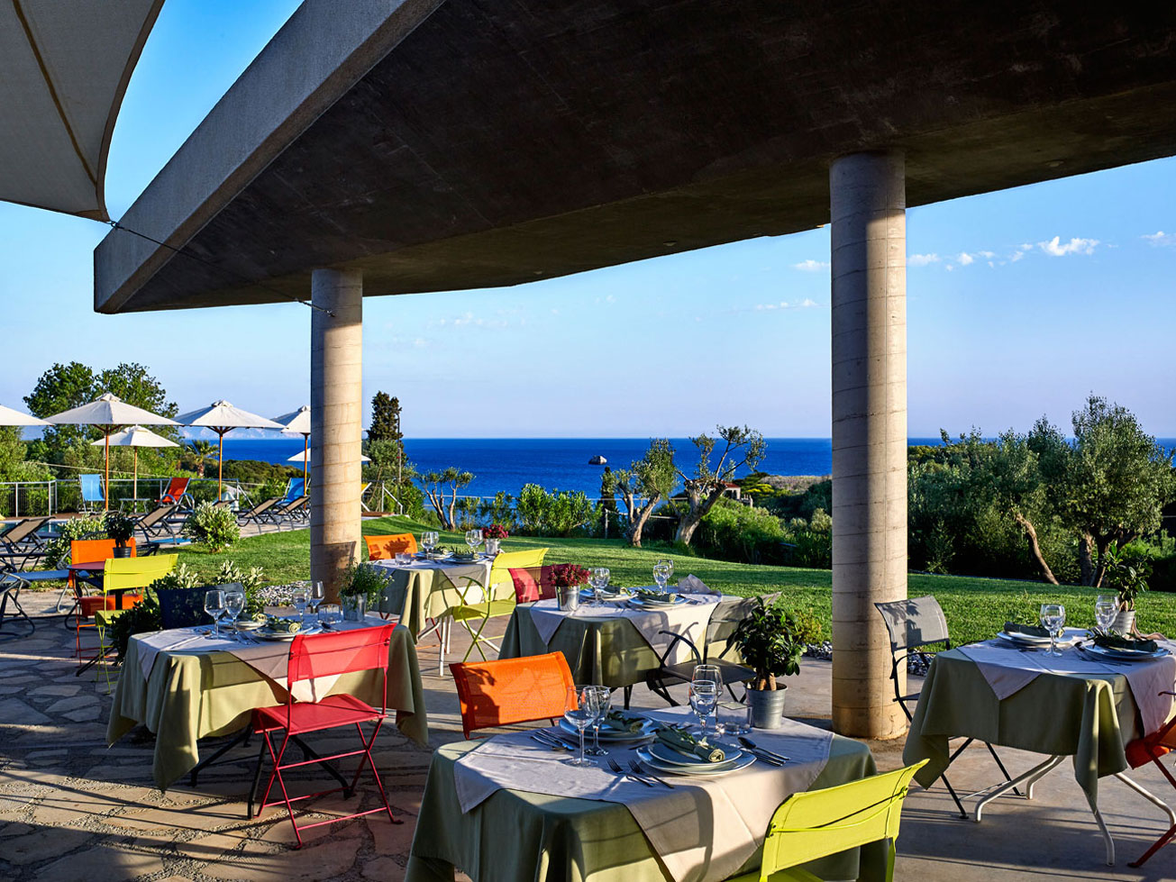 leivatho hotel-bar.jpg