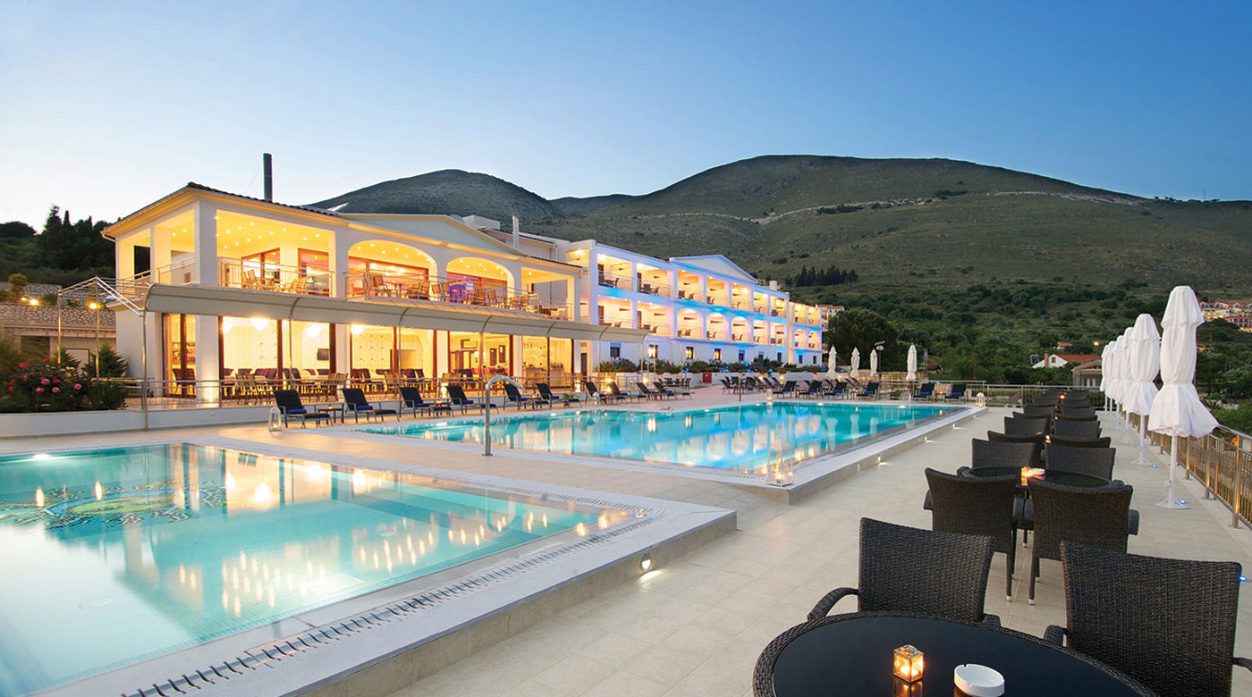 Hotel Odyssey bazen 1.jpg