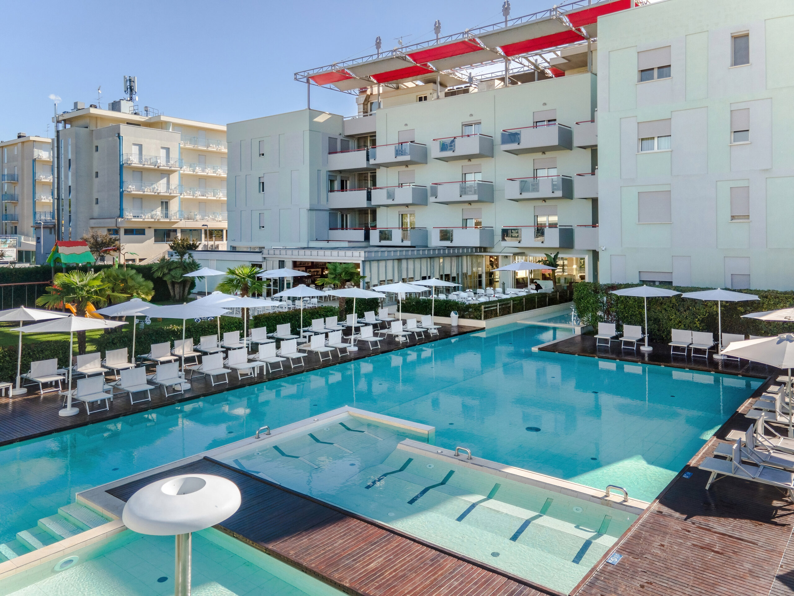 Domino Suite Hotel-Kompleks hotela.jpg