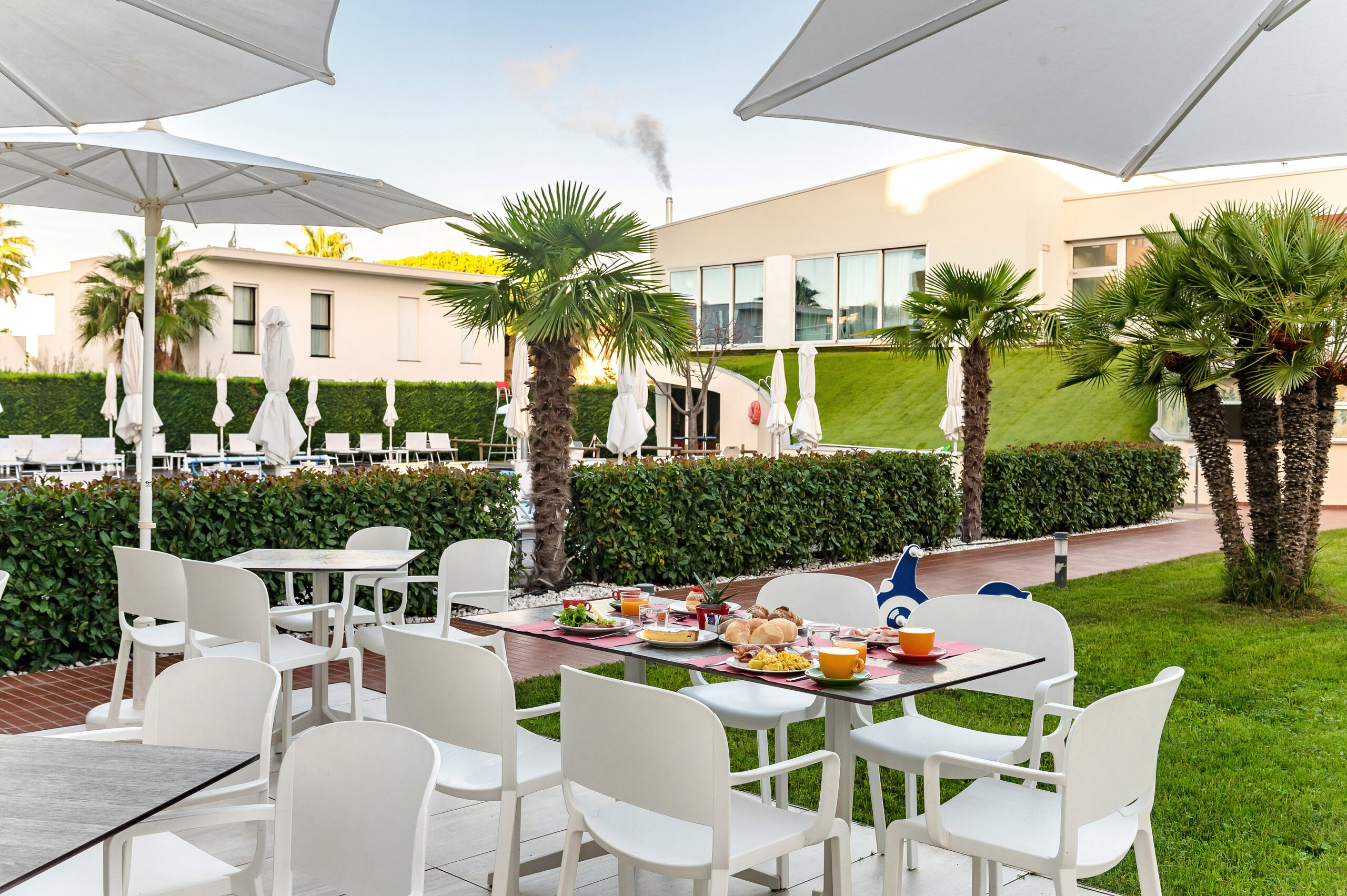 Hotel Domino Suite Jesolo-Terasa restorana.jpg