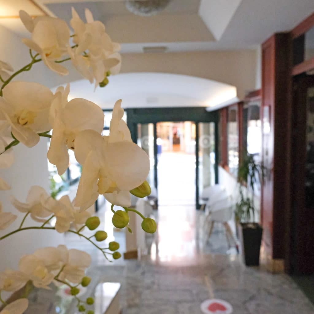 Marco Polo-Ulaz u hotel.jpg