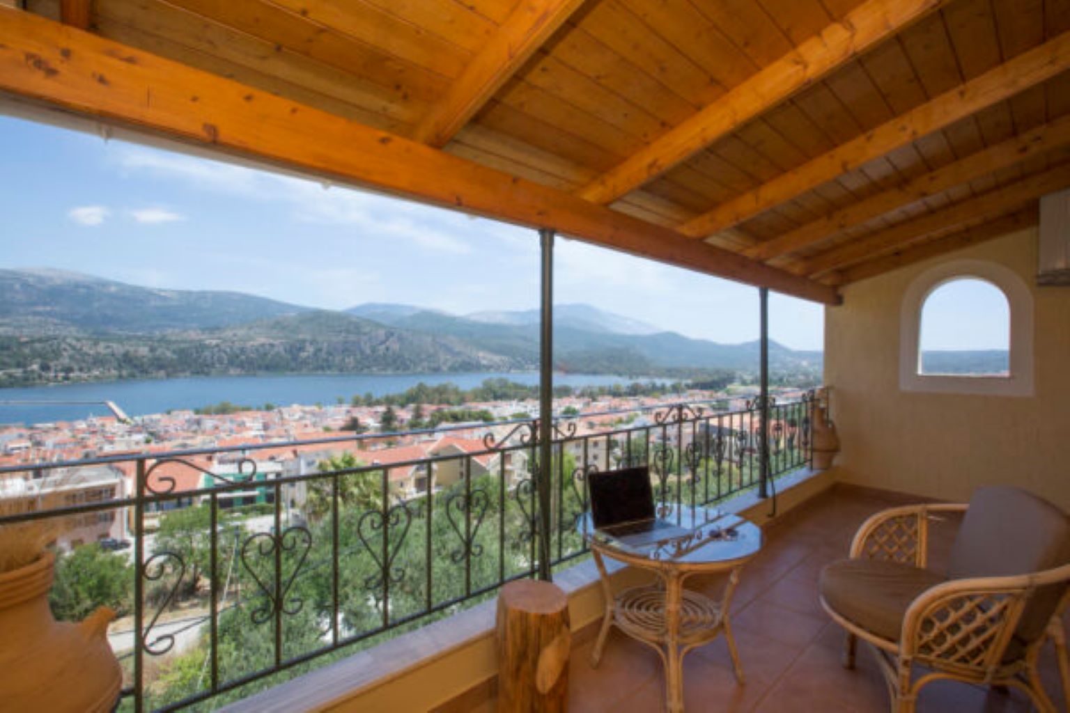 Liostasi Retreat-balkon sa pogledom-.jpg