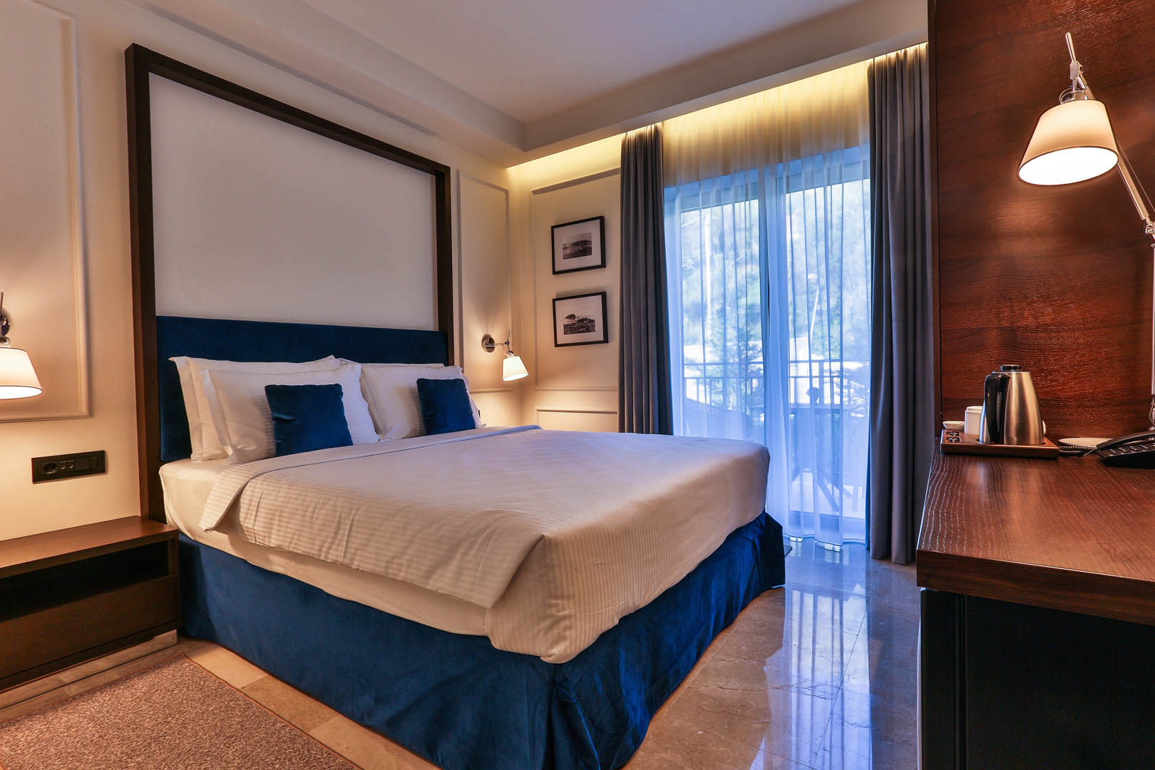 California by Aycon hotel soba.jpg