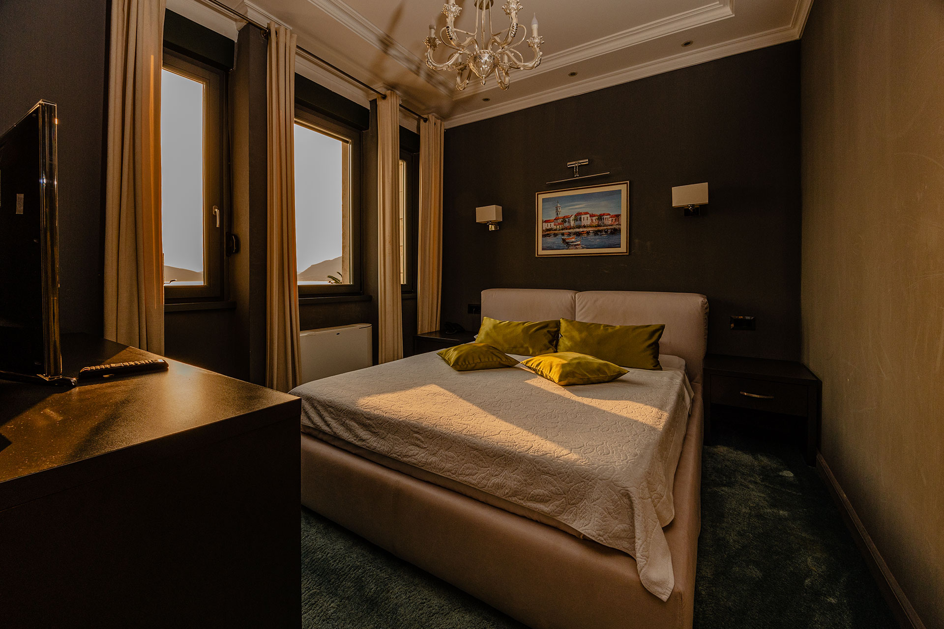 Astoria Tivat hotel izgled apartmana.jpg