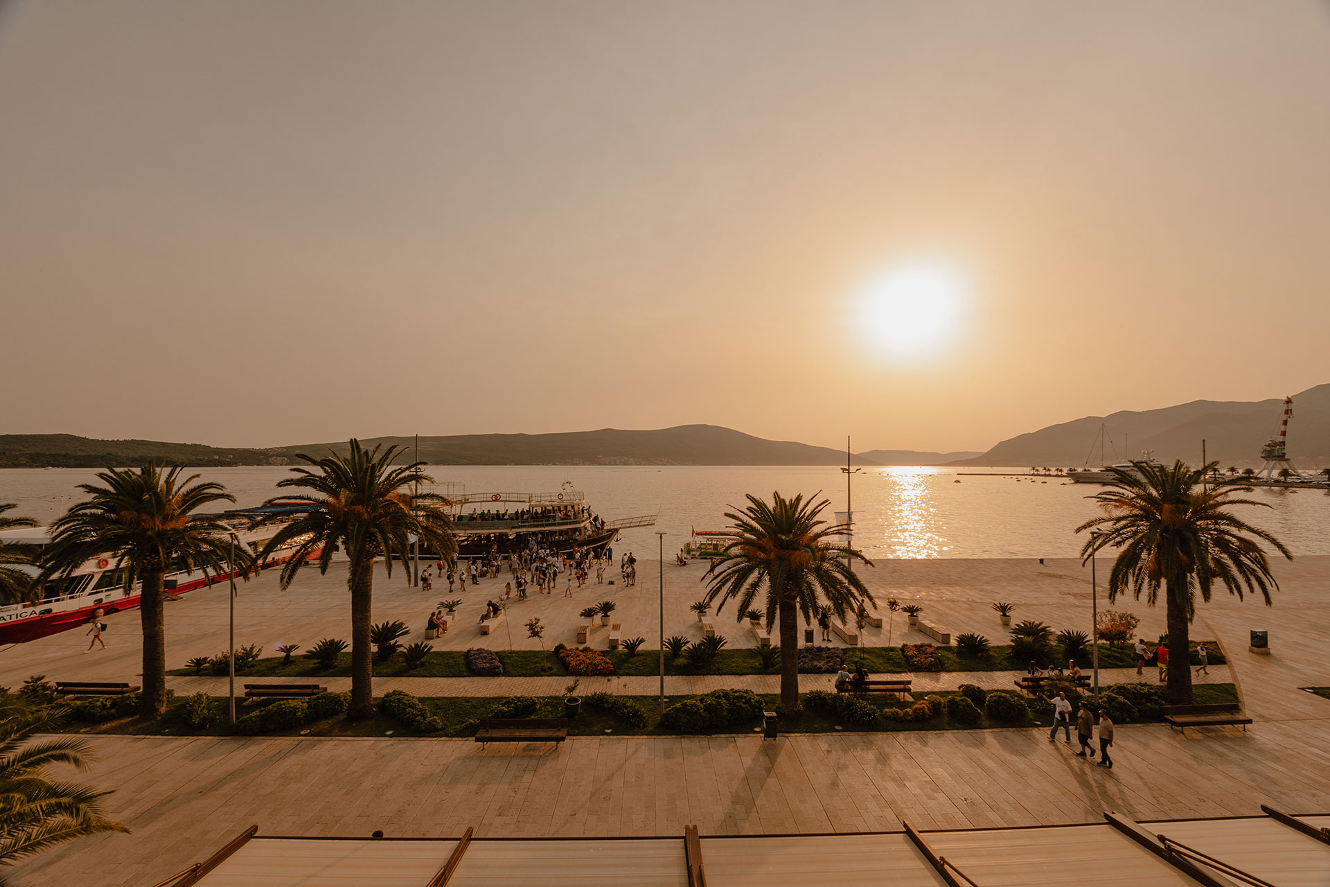 Astoria Tivat hotel pogled sa balkona.jpg