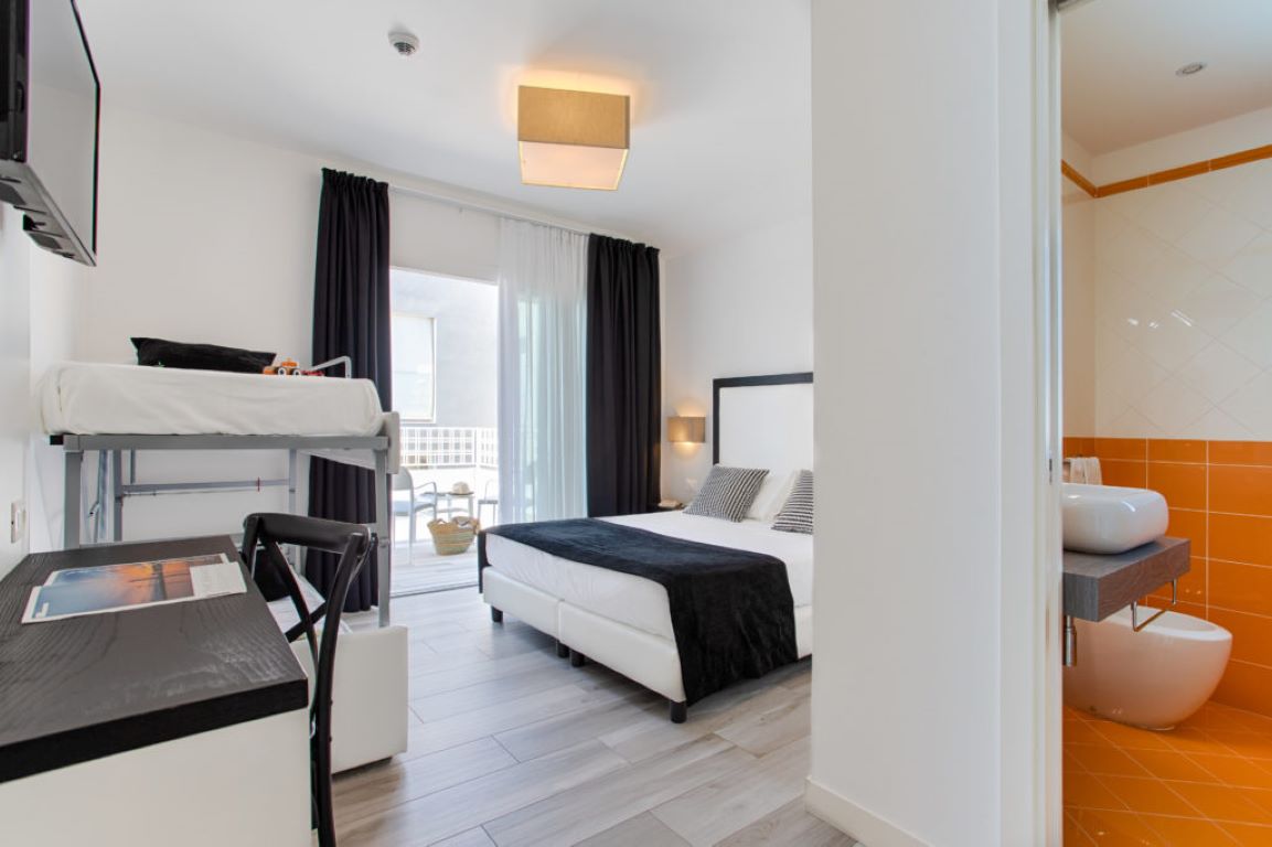 Hotel Greif-Superior cetvorokrevetna soba.jpg