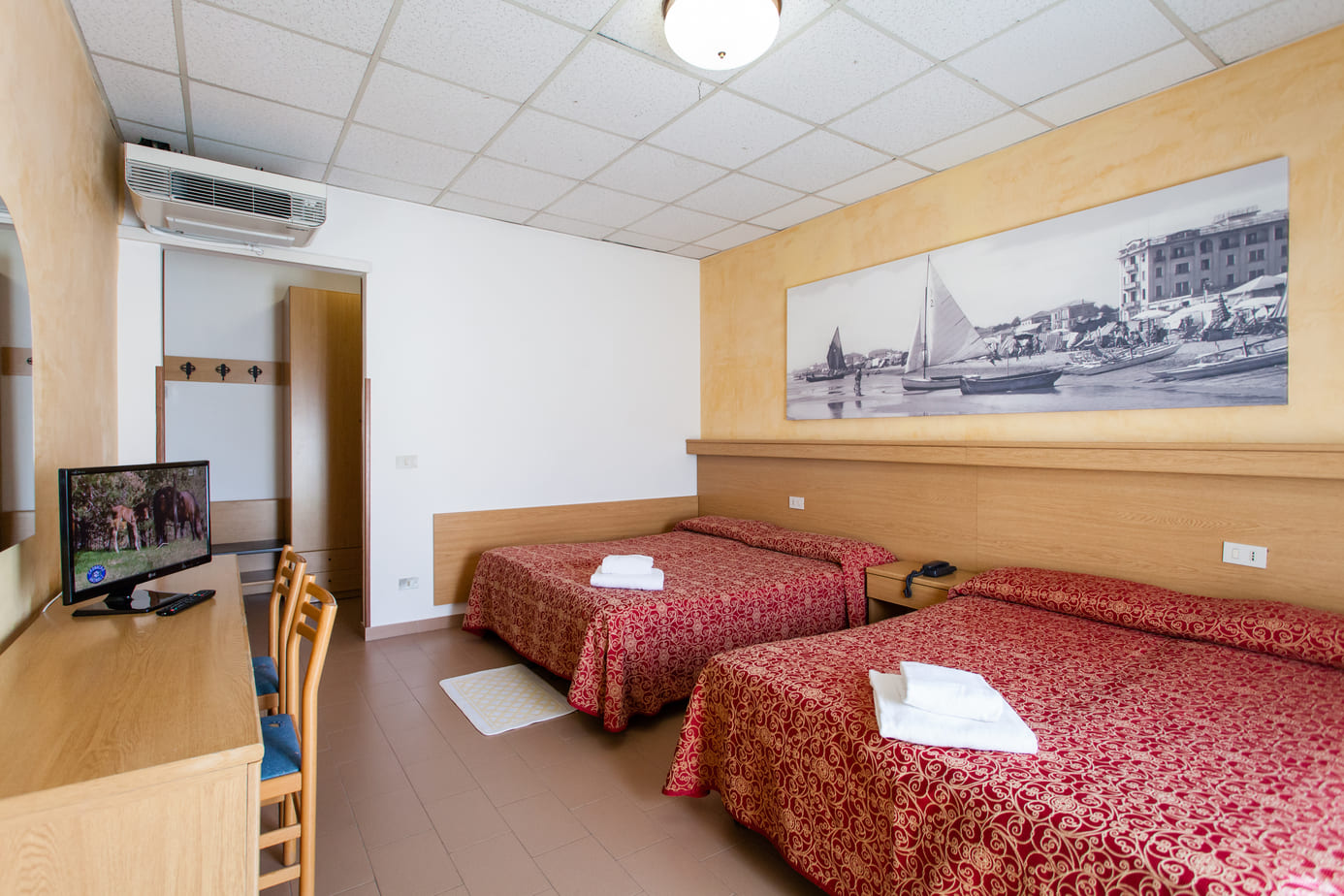 Al Mare Hotel-Porodicna soba.jpg