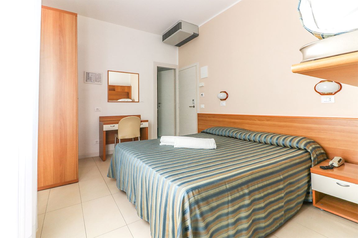 Hotel Jesulum-Standardna soba.jpg