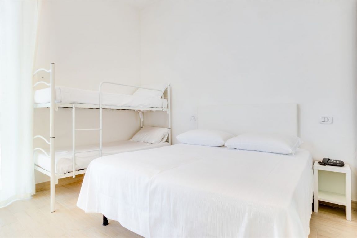 Hotel Bellariva-Comfort cetvorokrevetna soba.jpg