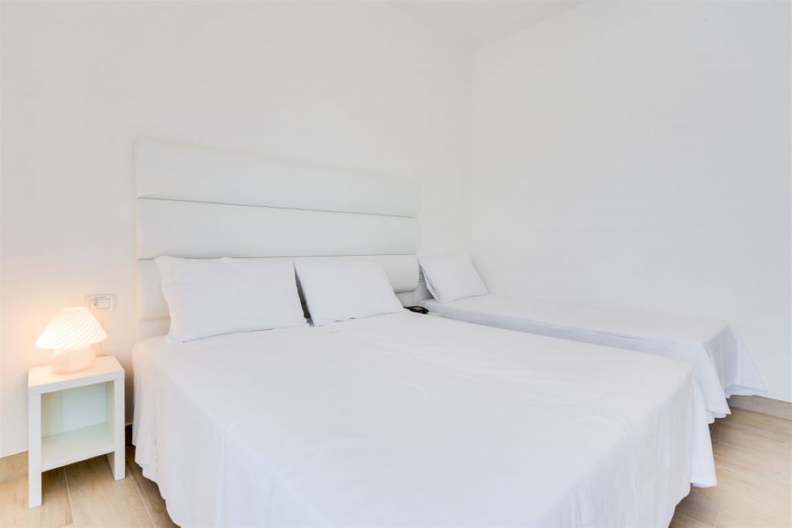 Hotel Bellariva-Trokrevetna soba.jpg