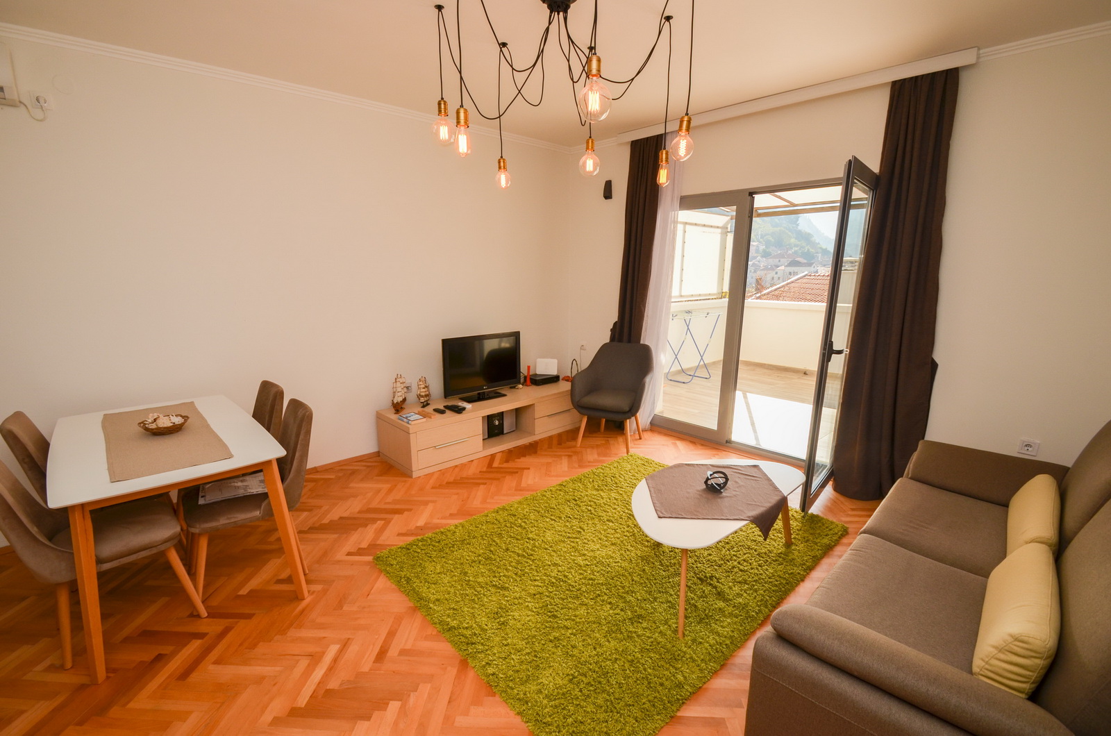 Apartments Tea Kotor dvosobni stan dnevna soba.jpg
