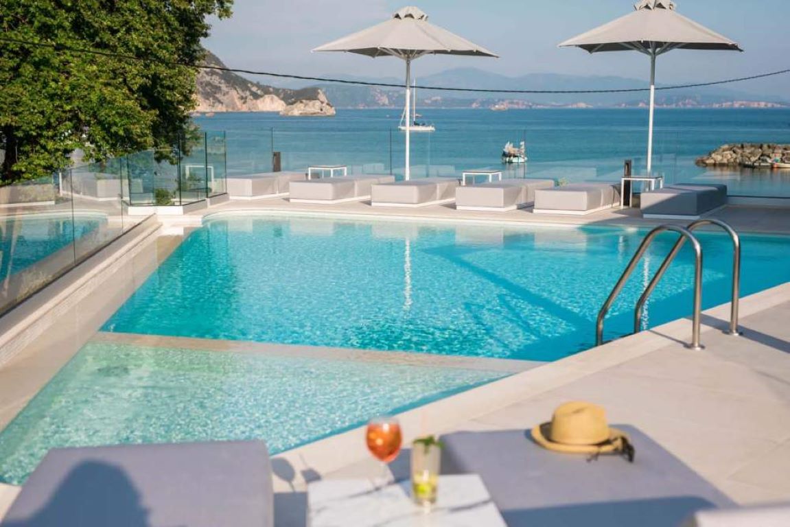 Alboro Seaside Suites-Spoljasnji bazen.jpg