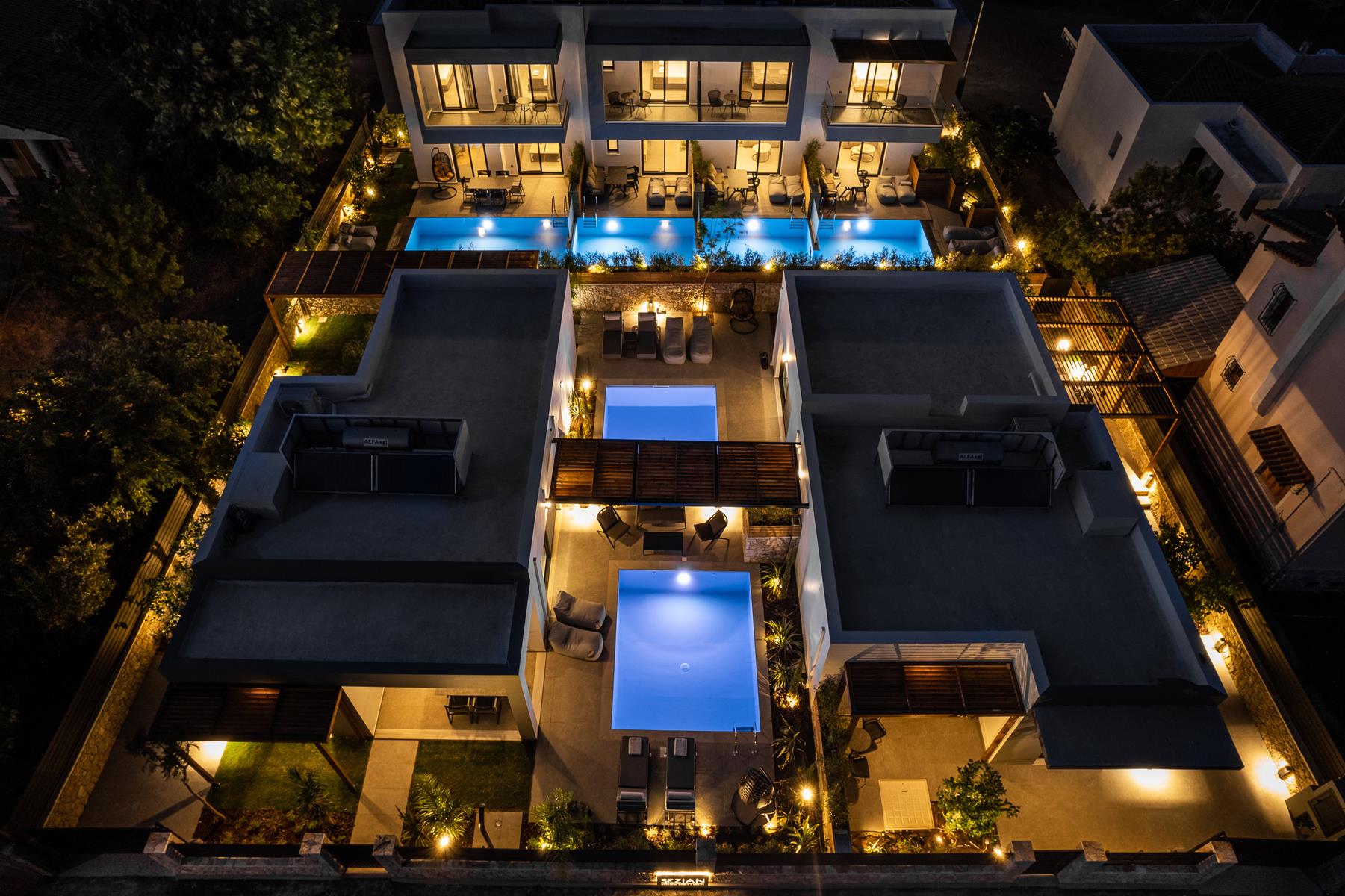 Sezian Boutique Homes & Villas-Nocni izgled.jpg