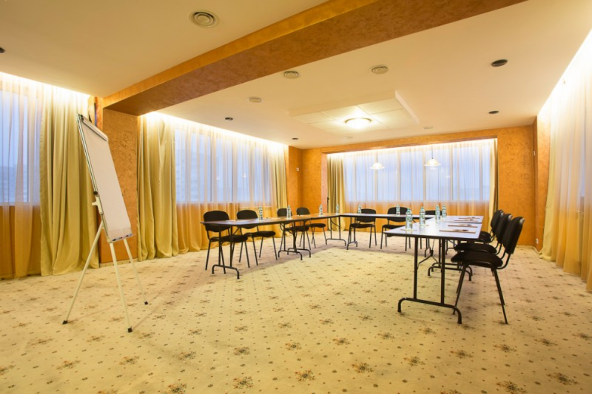 Inter Business Bucharest Hotel sala za konferencije.jpg