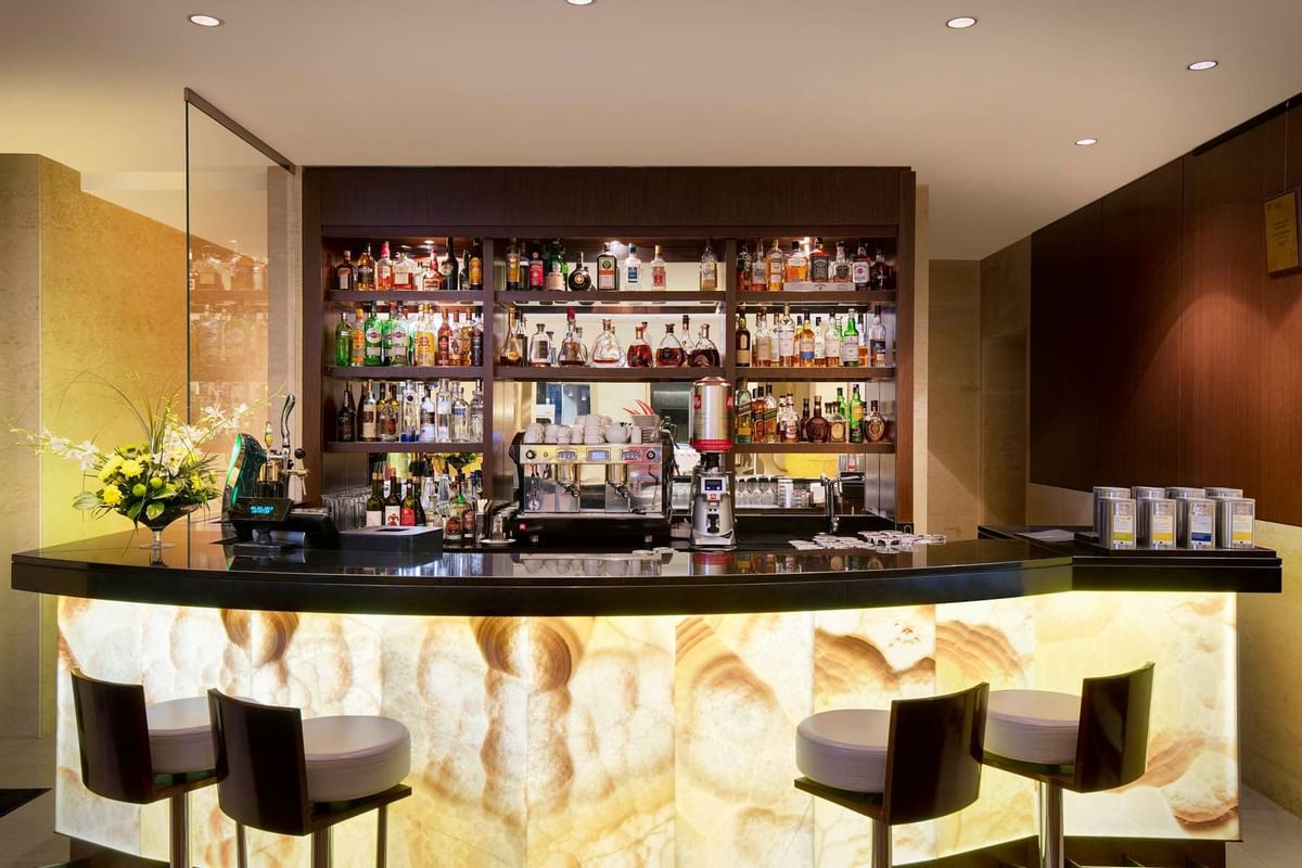 Hotel Crowne Plaza bar.jpg