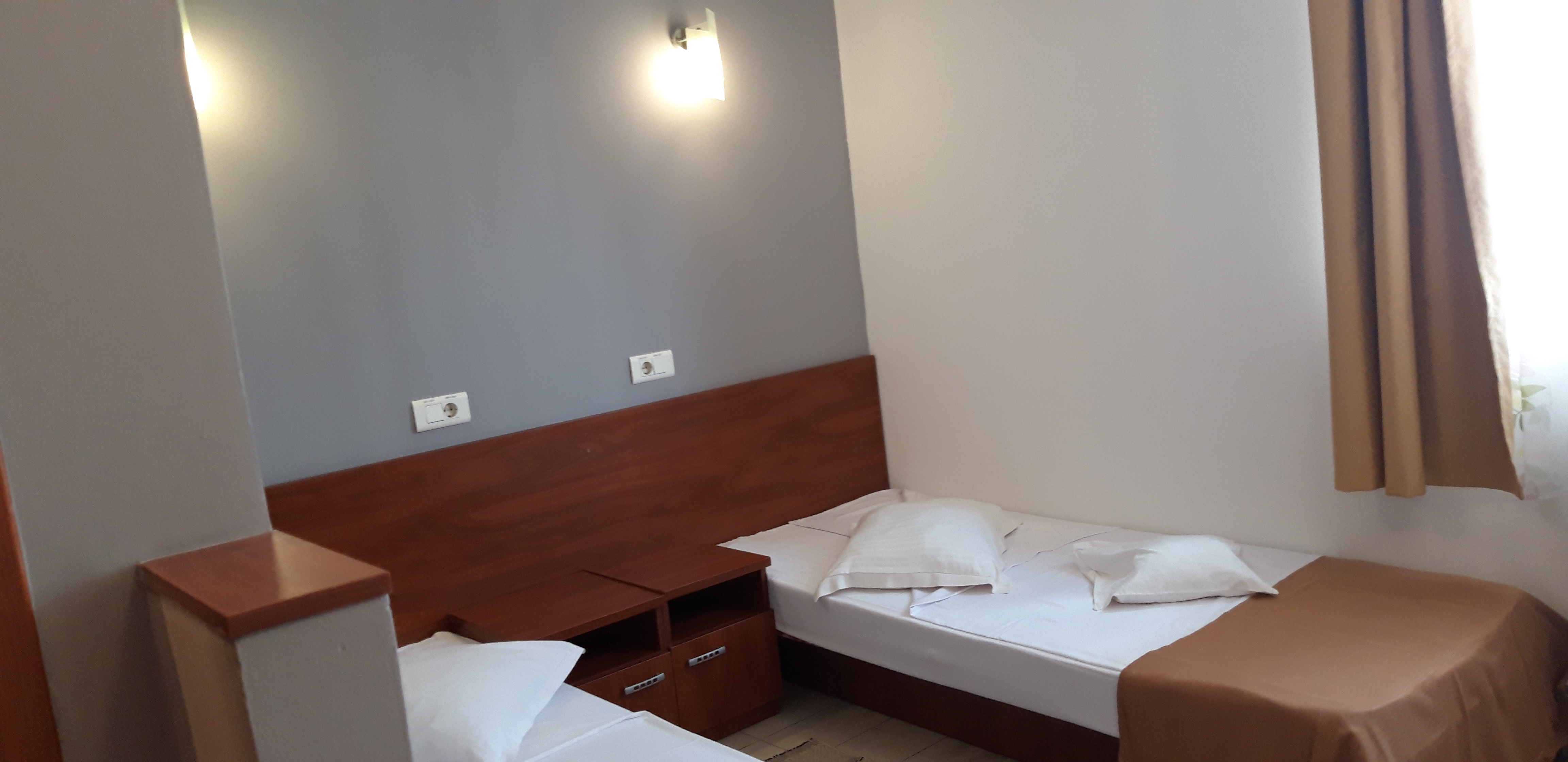 City Hotel Bucuresti-Standardna soba odvojeni lezaji.jpg