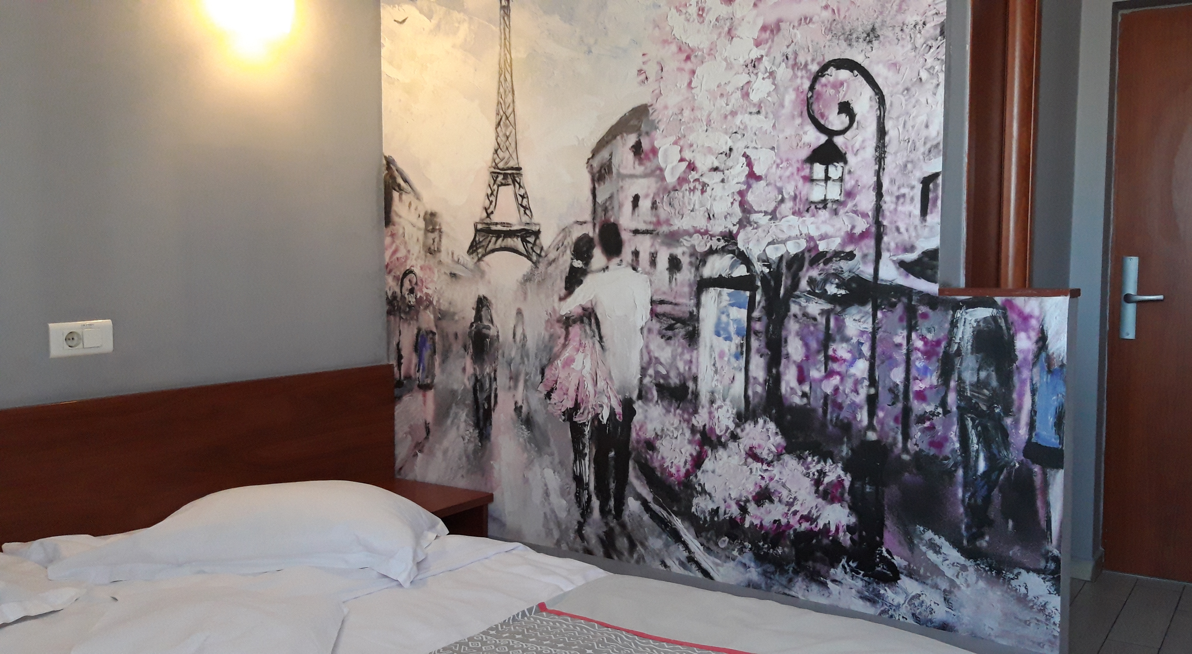 City Hotel Bucuresti-Standardna soba.jpg
