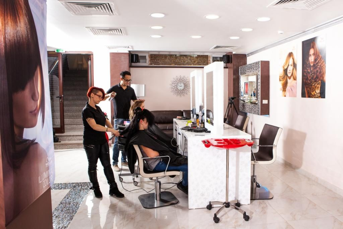 West Plaza hotel salon lepote.jpg