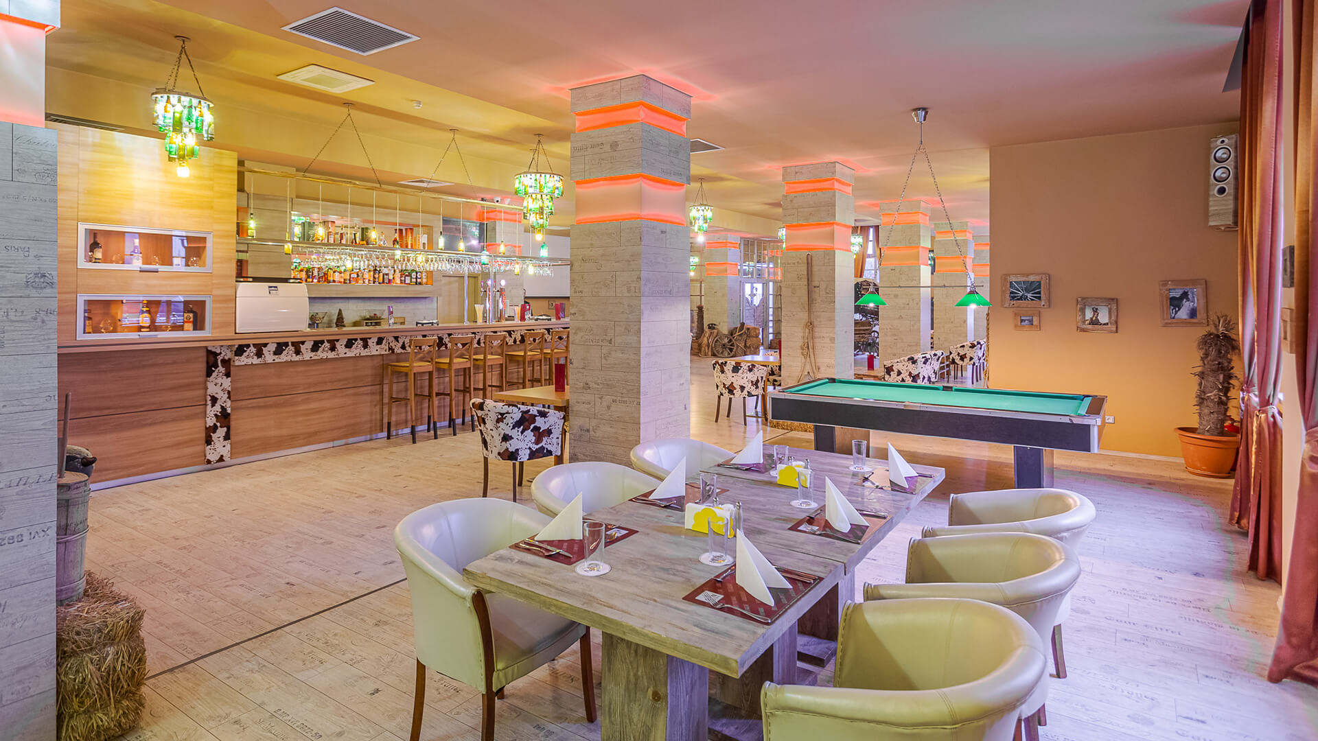 Rin airpot hotel club.jpg