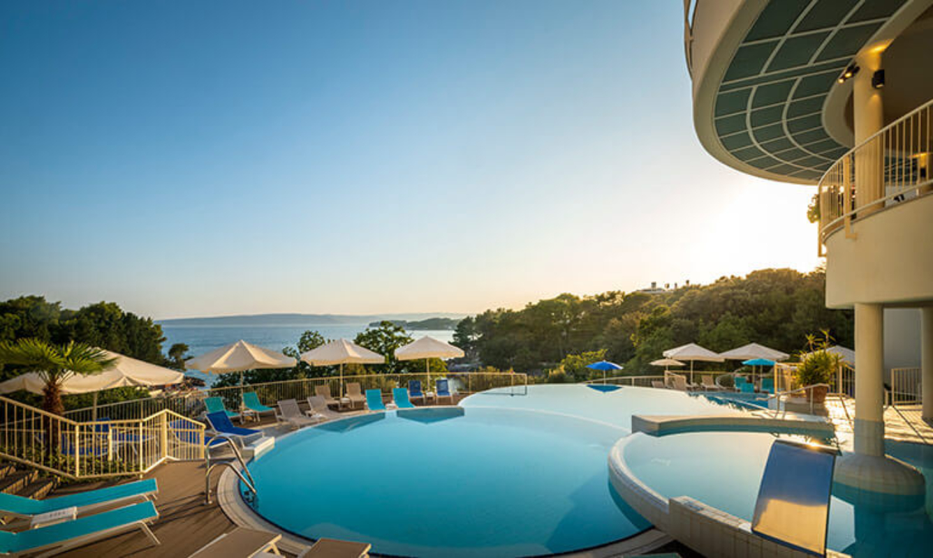 Krk Sunny hotel izgled bazena.jpg