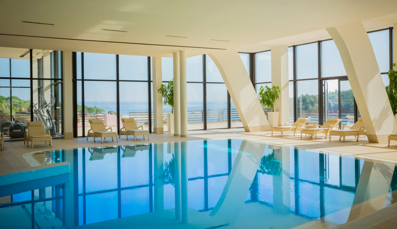 Maistra Select Island Hotel Istra zatvoreni bazen.jpg