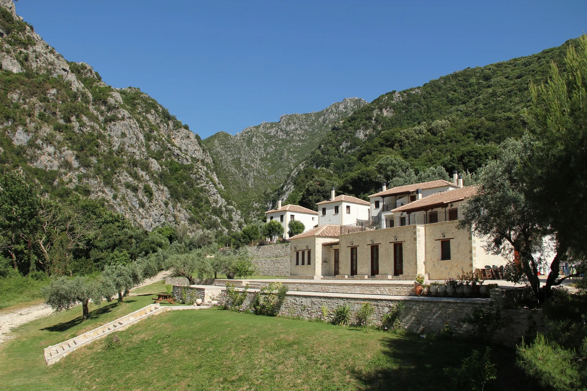 Piges Hotel-Okruzenje.jpg