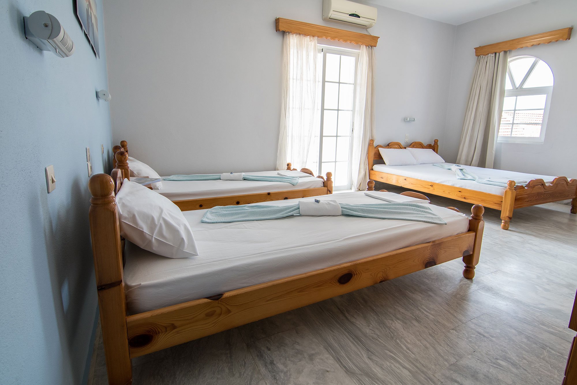 Agios Thomas Hotel Preveza-Cetvorokrevetna soba.jpg