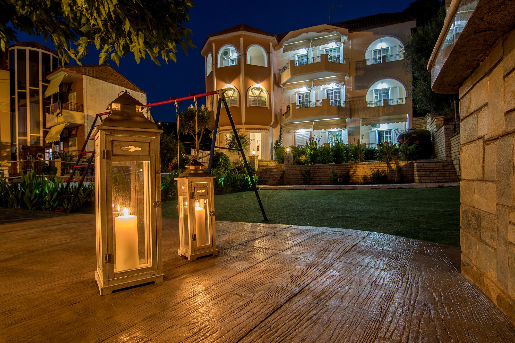 Agios Thomas Hotel Preveza-Nocni izgled.jpg
