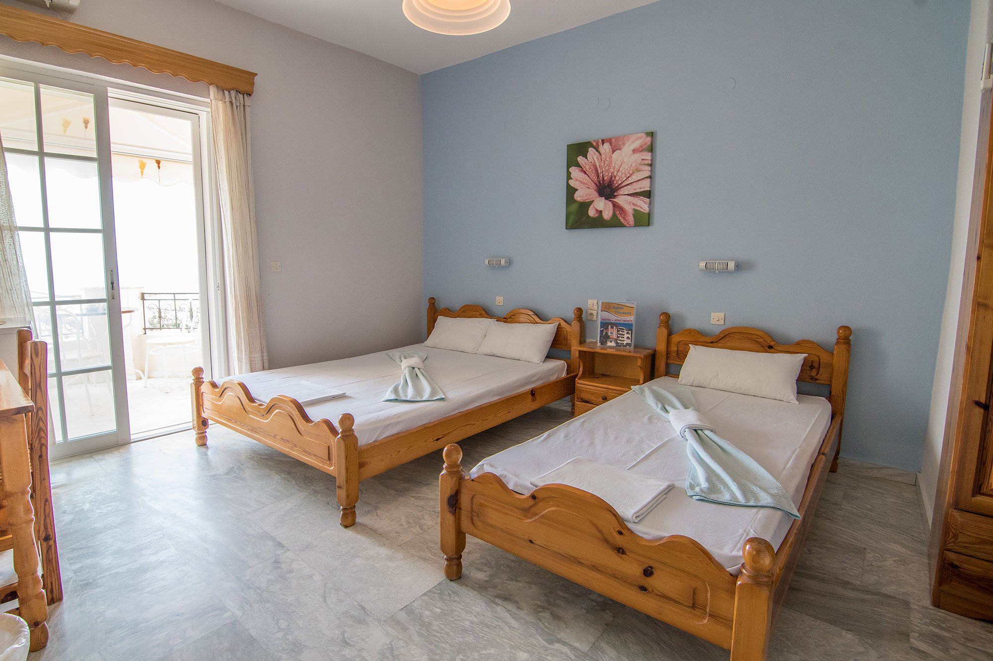 Agios Thomas Hotel Preveza-Trokrevetna soba.jpg