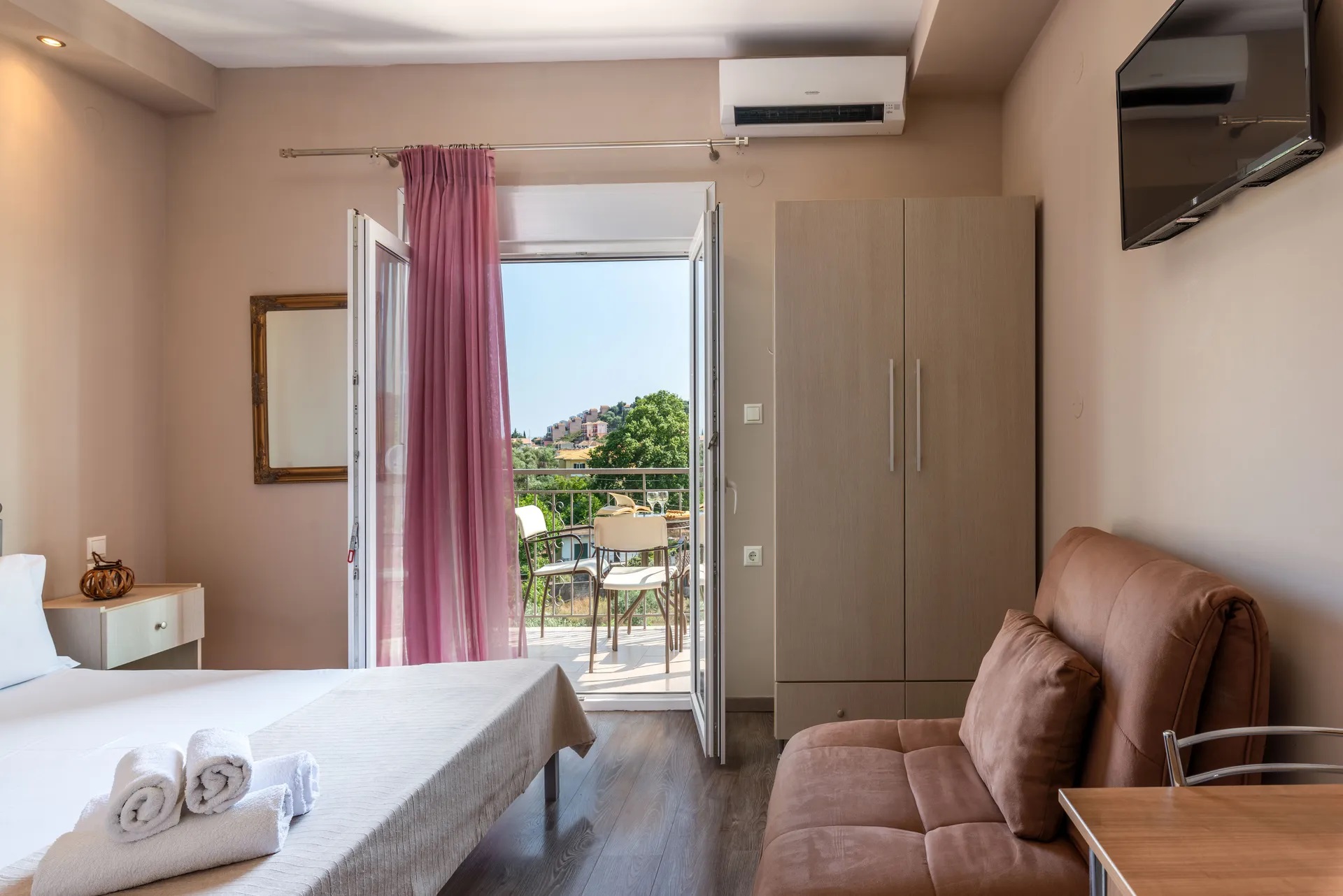Harmony Apartments Sivota-Deluxe studio.jpg