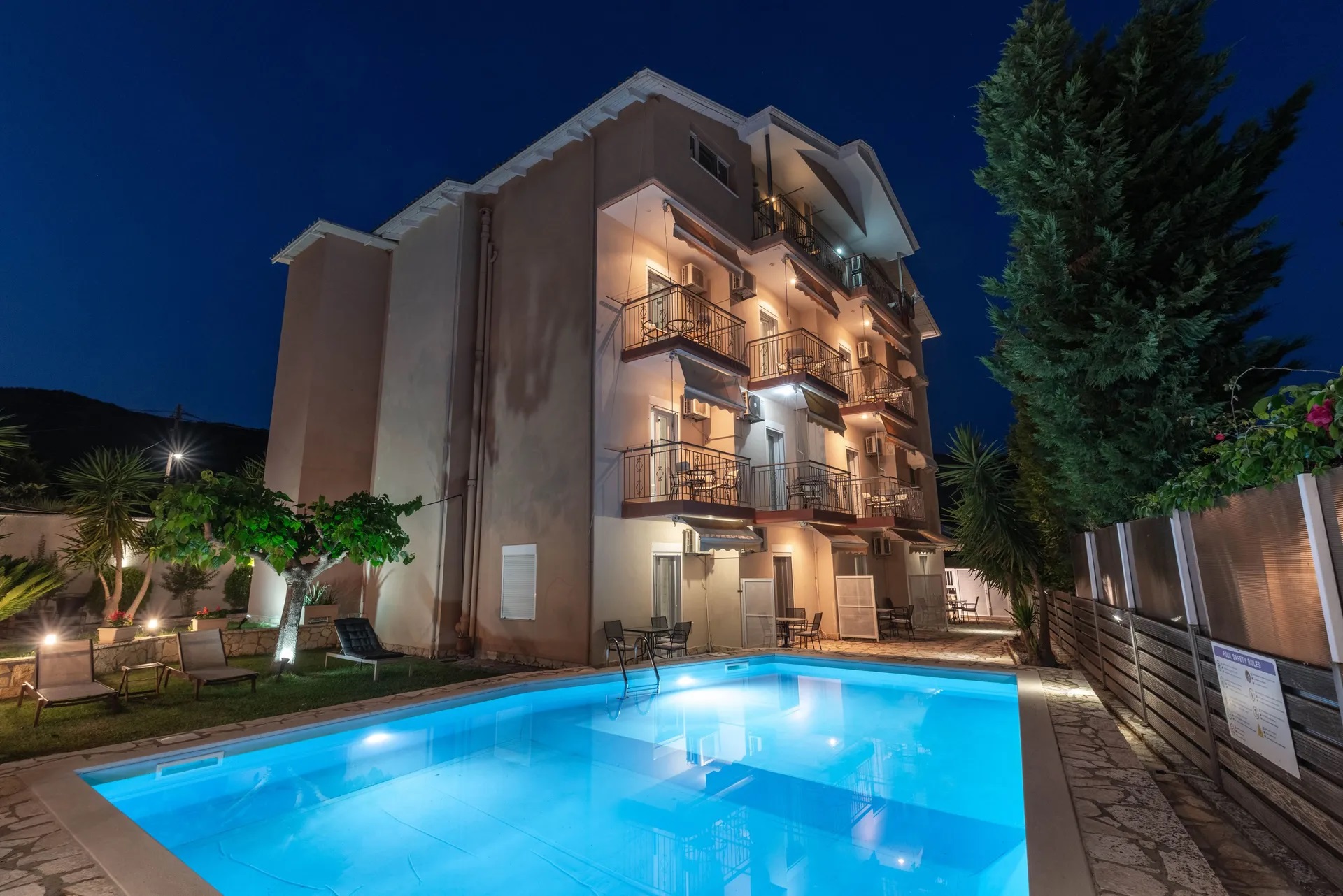 Harmony Apartments Sivota-Hotel spolja.jpg