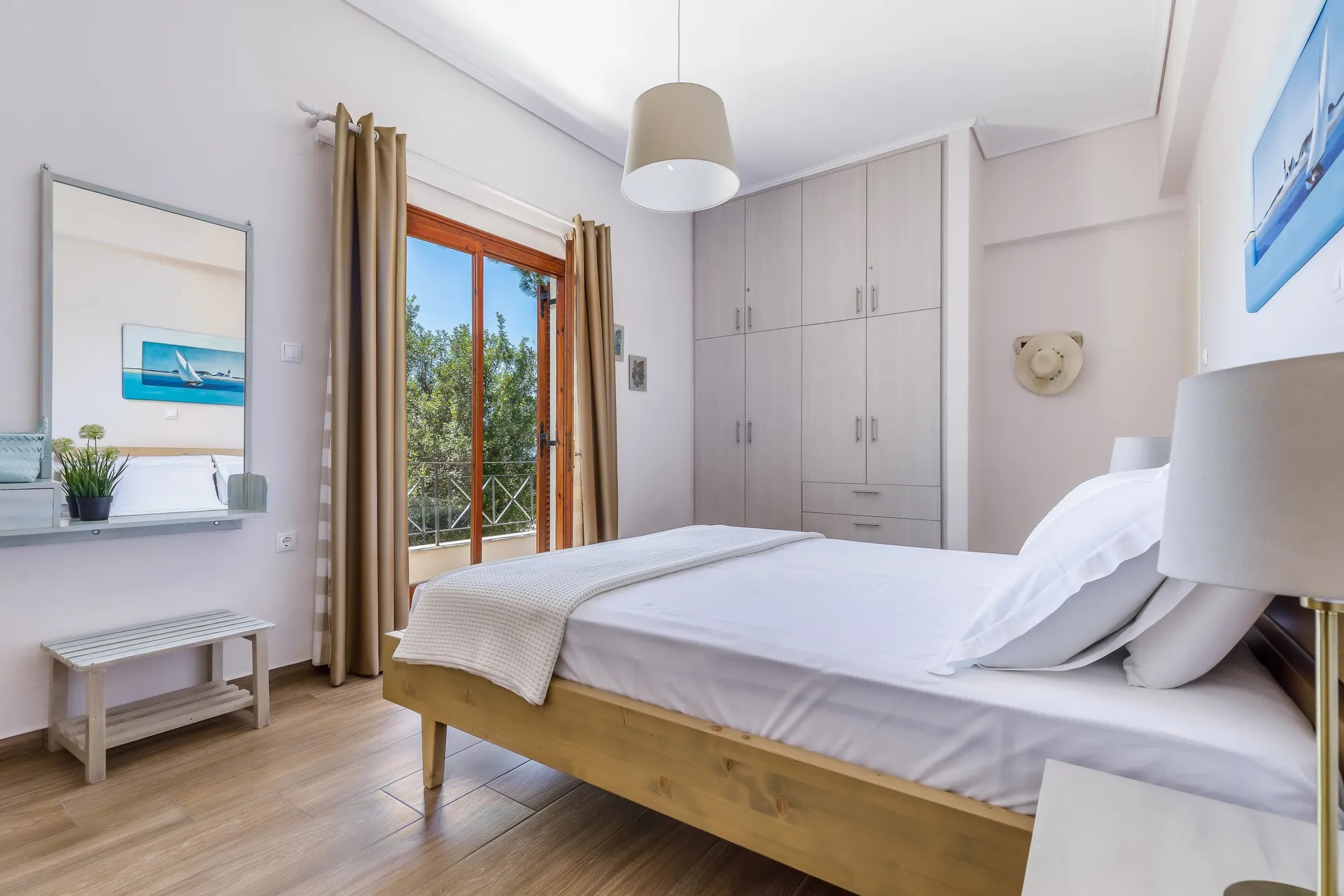 The Sea House Skiathos-Spavaca soba.jpg