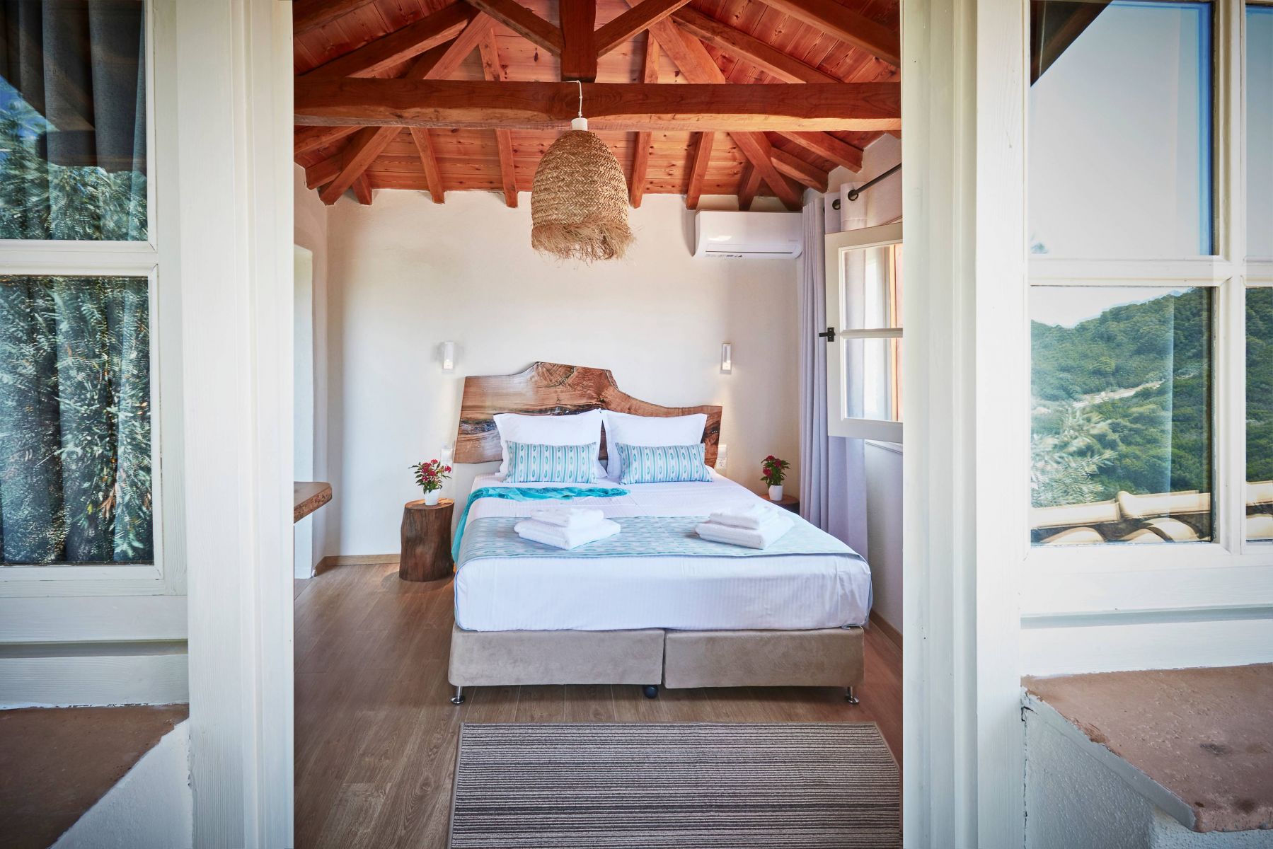Villa Ira Skiathos-Spavaca soba.jpg
