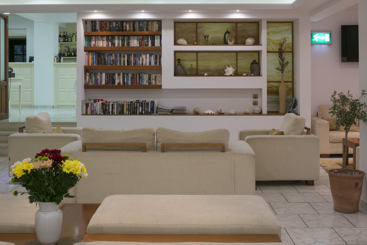 Magic Hotel Skiathos-Biblioteka.jpg