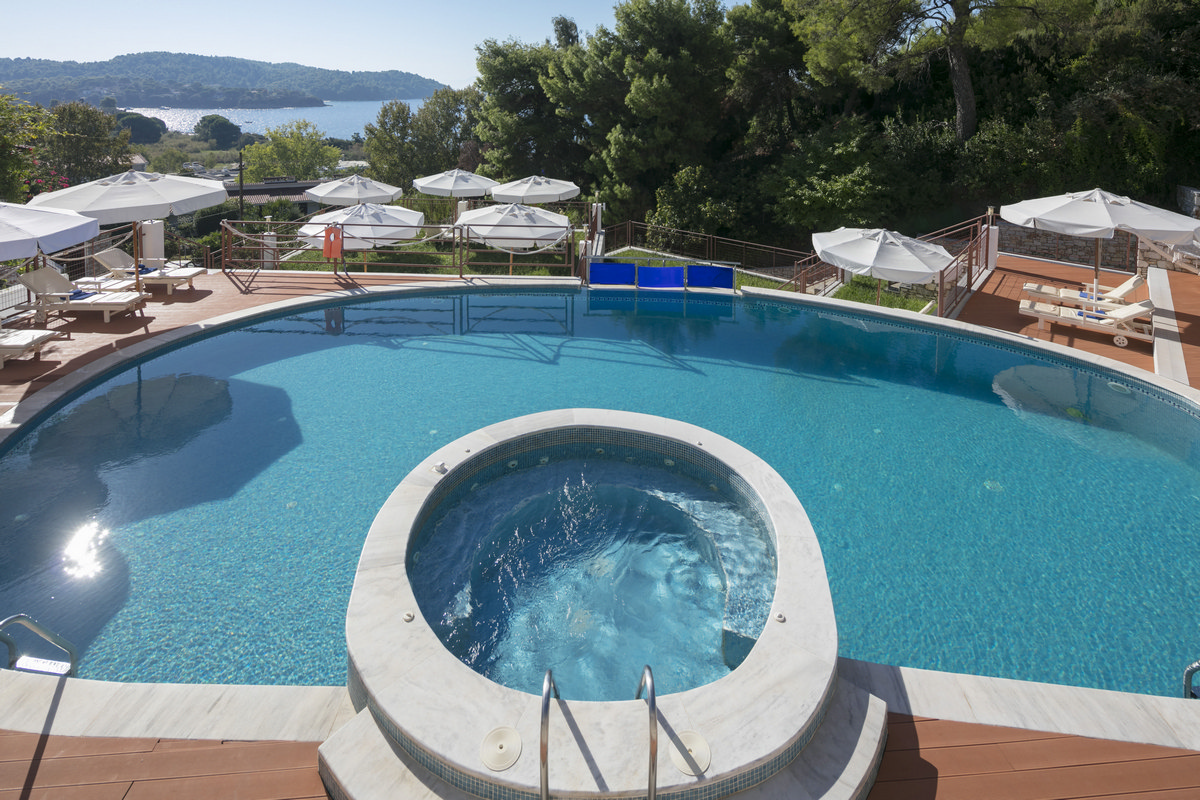 Magic Hotel Skiathos-Hidromasazna kada.jpg