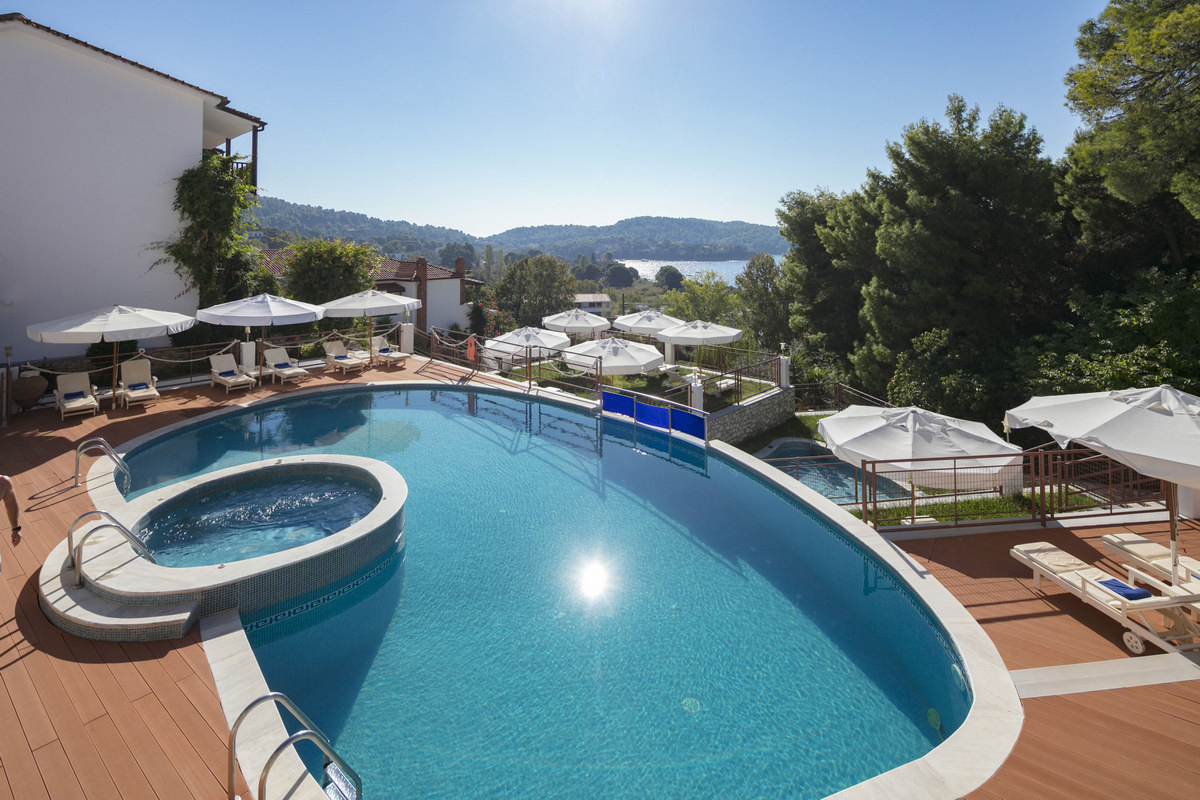 Magic Hotel Skiathos-Spoljasnji bazen.jpg
