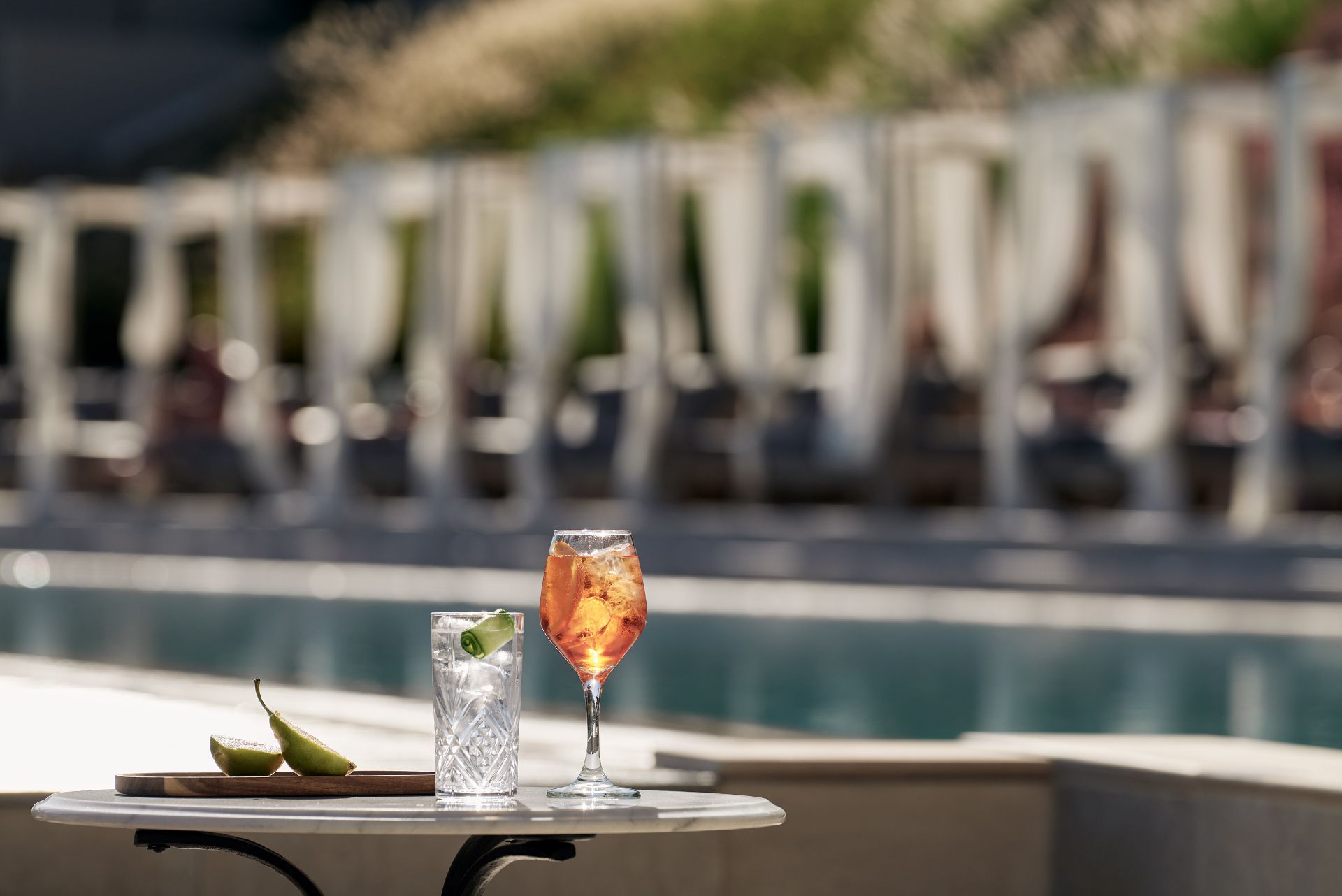 Celestial All Suites-Bar pored bazena.jpg