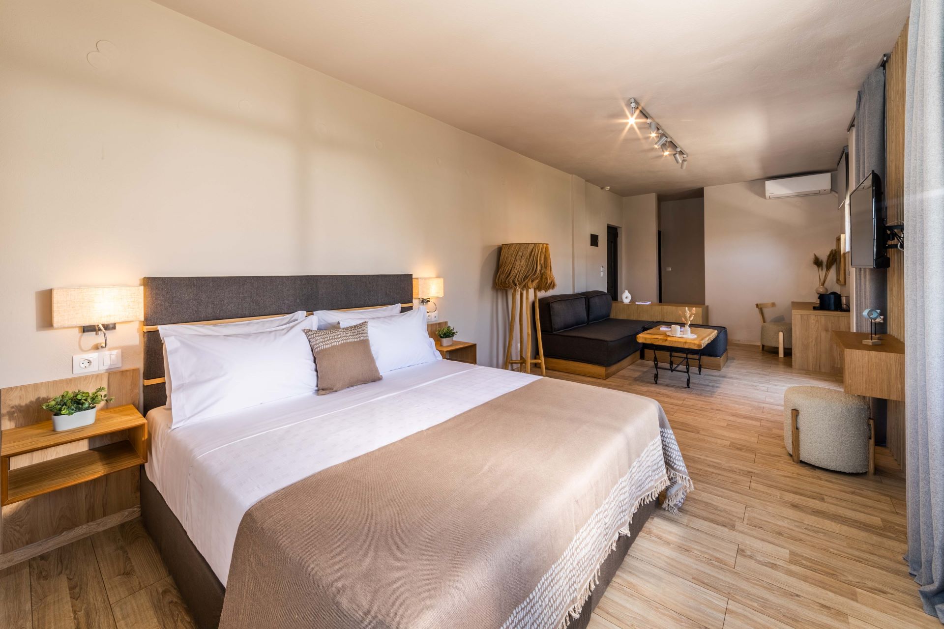 Skiathos Thalassa Cape-Junior suite pogled more.jpg