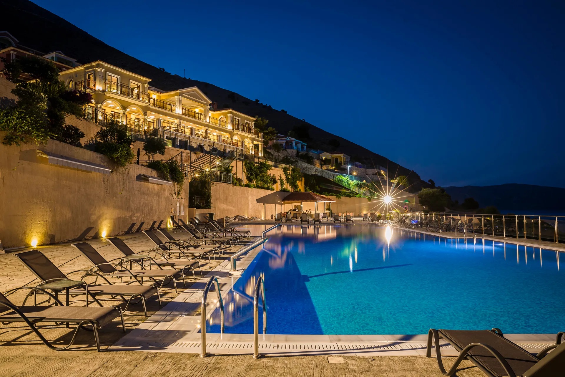 Kefalonia Bay Palace-Nocni izgled.jpg