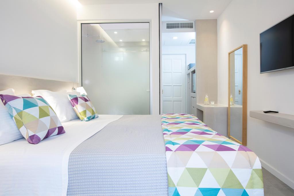 Hotel Odyssey soba 1.jpg